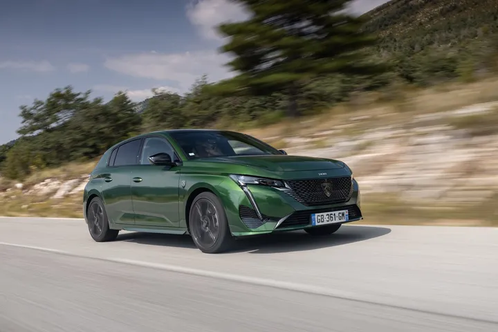 peugeot 308 2021 prova su strada