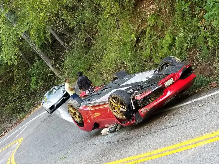 488 pista spider heavily crash