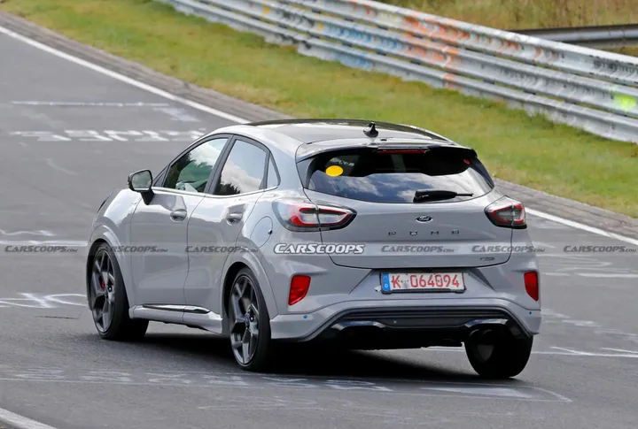 ford puma st hybrid 2022