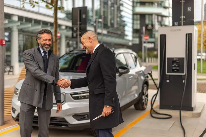 290097 volvo studio milano portanuova volvo recharge la prima stazione di