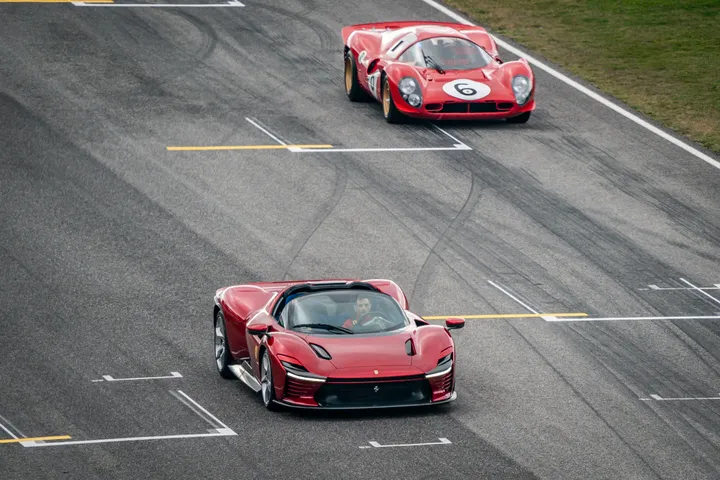 ferrari daytona sp3 mugello