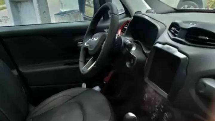 jeep renegade 2023 flagra 1