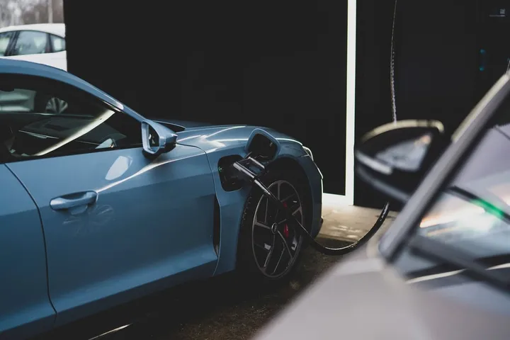 audi charging hub