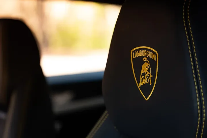 lamborghini plug in elettrica logo