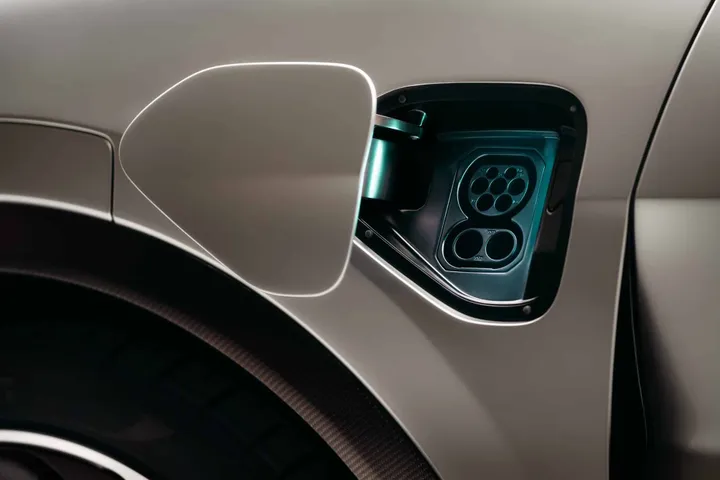 12 lotus eletre studio int charge port