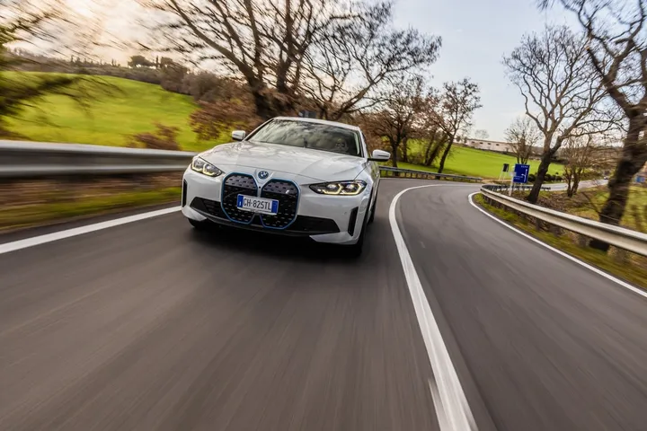bmw i4 2022 08