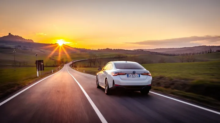 bmw i4 2022 10