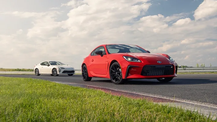 toyota gr86 potenza insieme a gt86