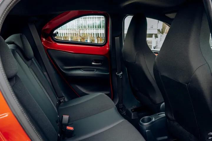 2022 aygo x dpl detail chili red 001