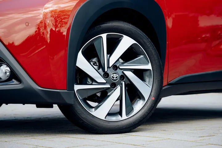 2022 aygo x dpl detail chili red 018