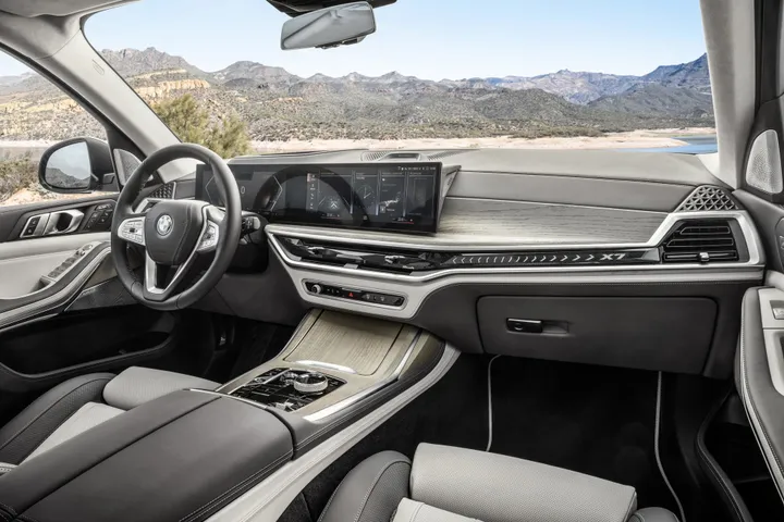 interni bmw x7 2022