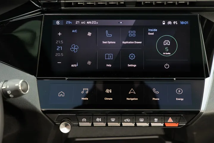 peugeot 308 8 chicche tecnologiche che facilitano la vita quotidiana 1