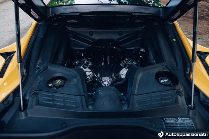 maserati mc20 2022 27