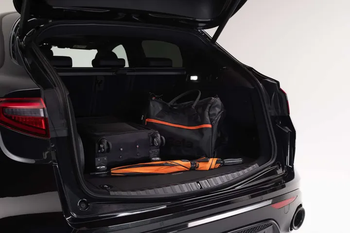 alfa romeo stelvio estrema 06