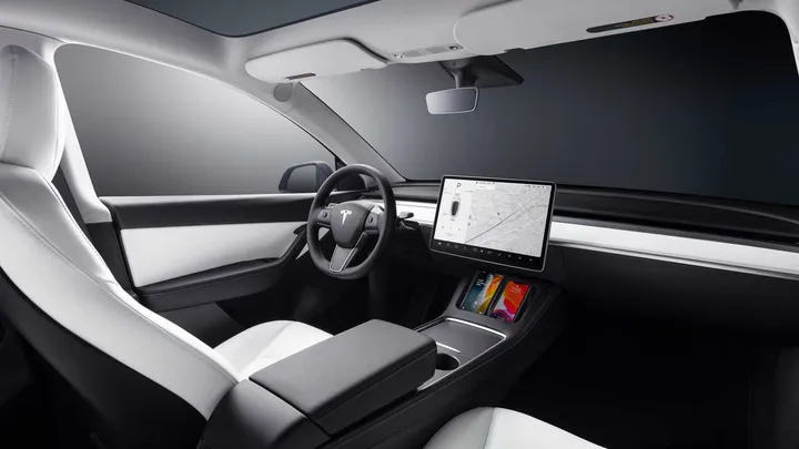 Tela model Y RWD