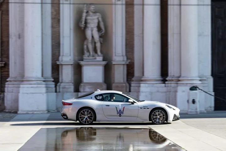 19997 maseratigranturismofamilyfleet
