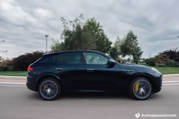 maserati grecale hybrid gt 22