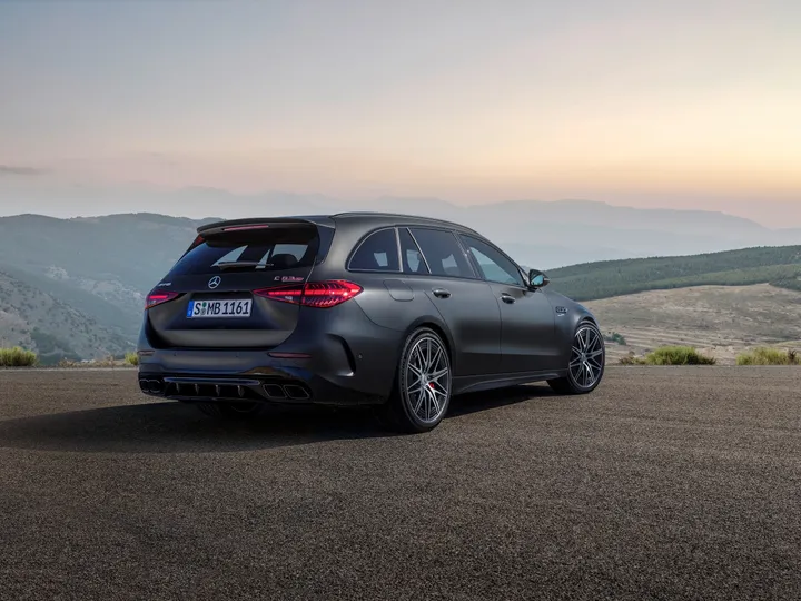 mercedes c 63 amg posteriore wagon