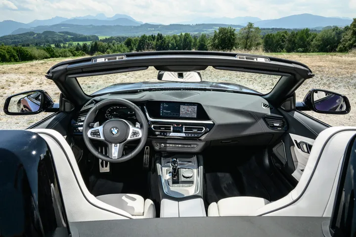 p90479470 highres bmw z4 m40i 09 2022 scaled