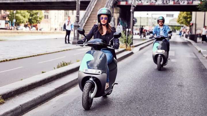 parigi moto scooter condivisione