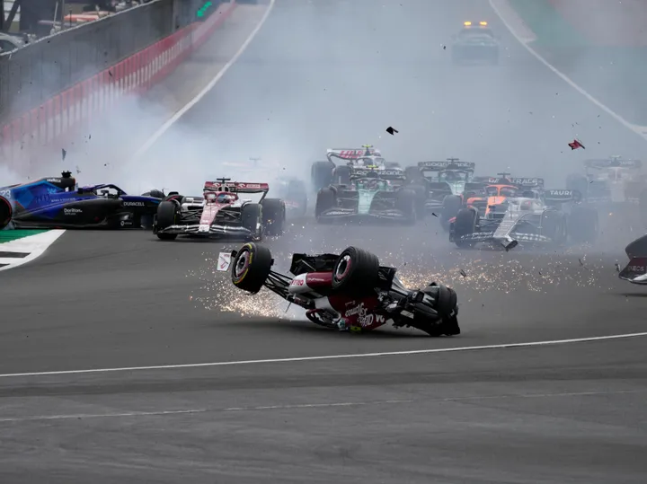 zhou alfa romeo incidente silverstone