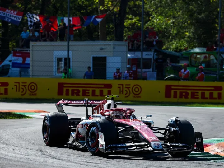 zhou alfa romeo monza 2022