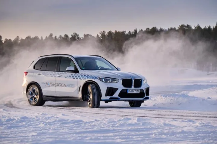BMW-iX5-Hydrogen