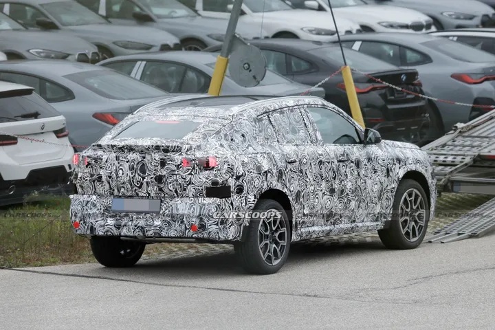 BMW X2 2024 carico