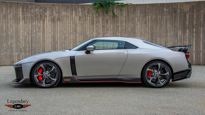lato nissan gt r50 italdesign