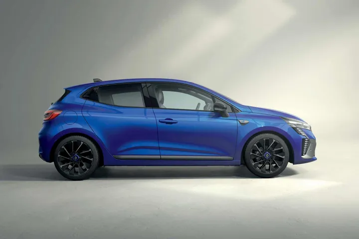 dimensioni renault clio 2023