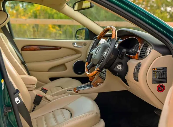 asta la Jaguar X-Type 3.0 Wagon usata da Elisabetta II