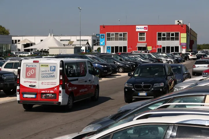 parcheggio aeroporto parkingo venezia 003