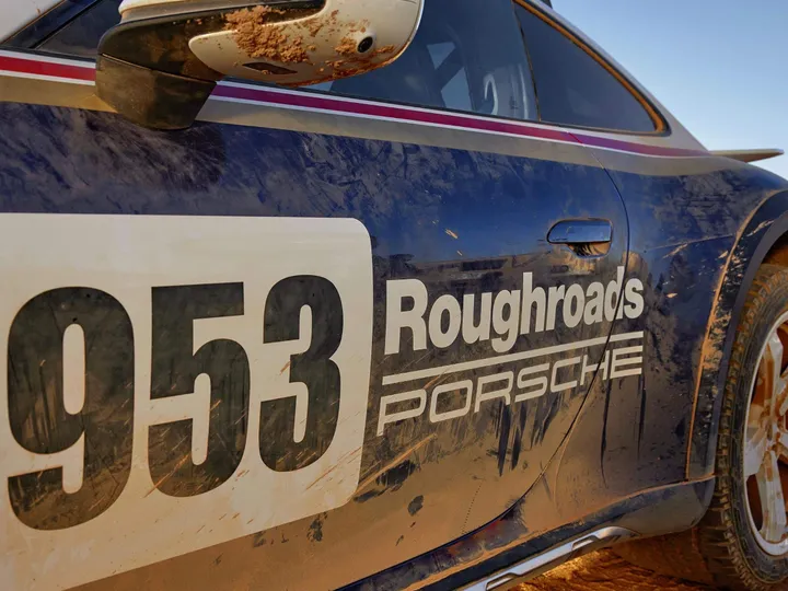 porsche 911 dakar livrea
