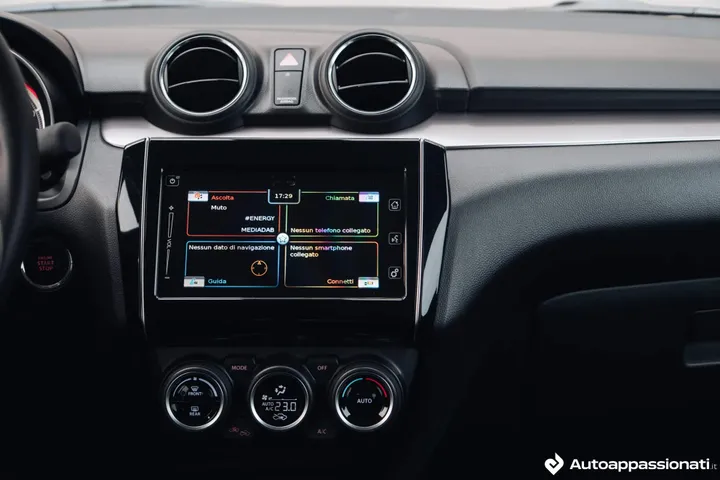 Suzuki Swift Hybrid 2022 navigatore