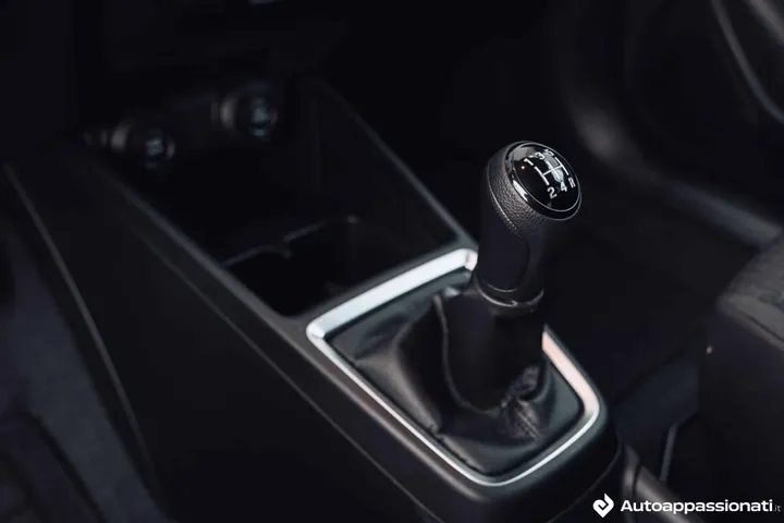 Suzuki Swift Hybrid 2022 cambio manuale
