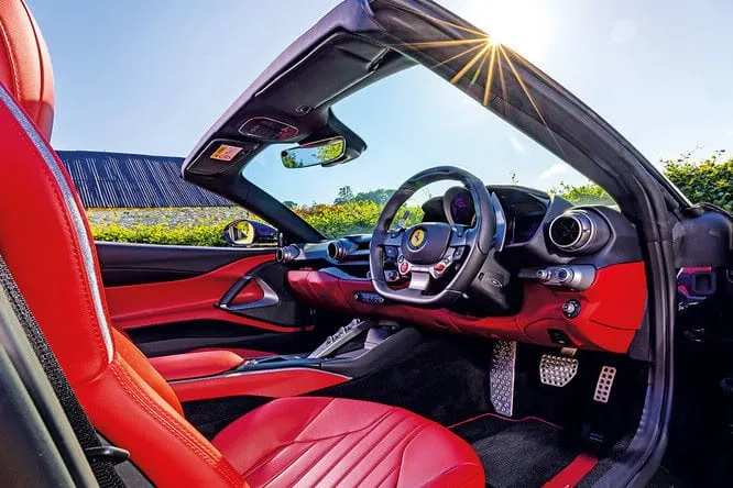 FErrari GTS Hague interni