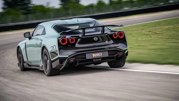 Nissan GT-R 2025