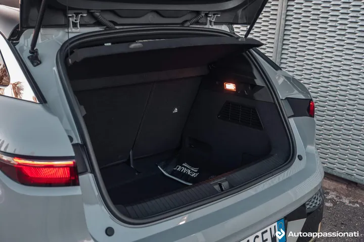 bagagliaio renault megane e-tech