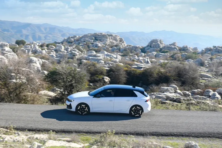 Opel Astra GSe