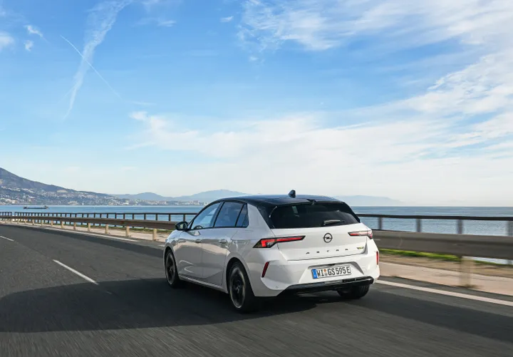 Opel Astra GSe
