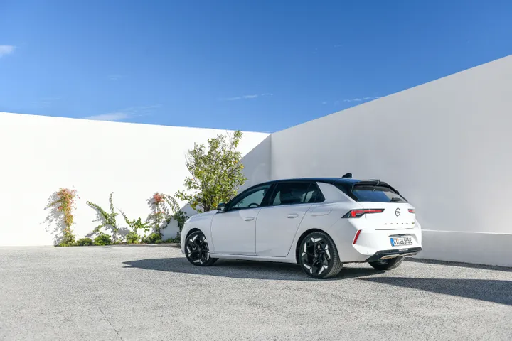 Opel Astra GSe