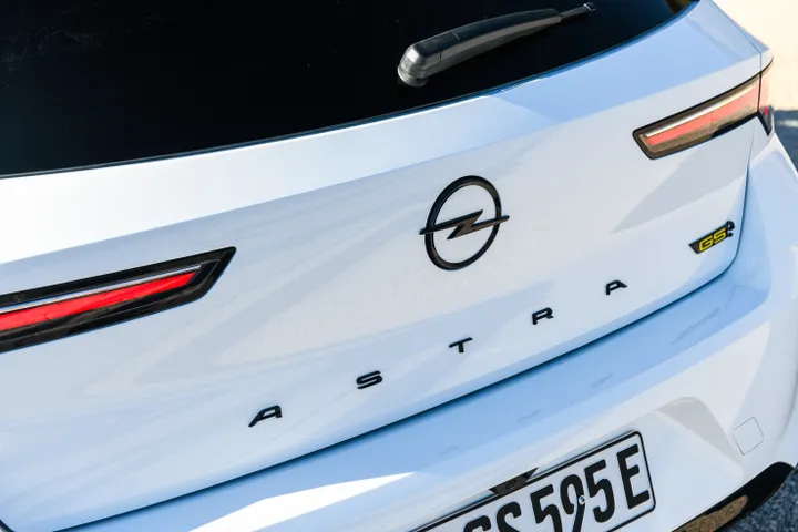 Opel Astra GSe