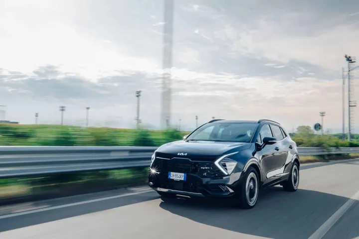 Auto-ibride-Diesel-2023-KIA-Sportage-MHEV