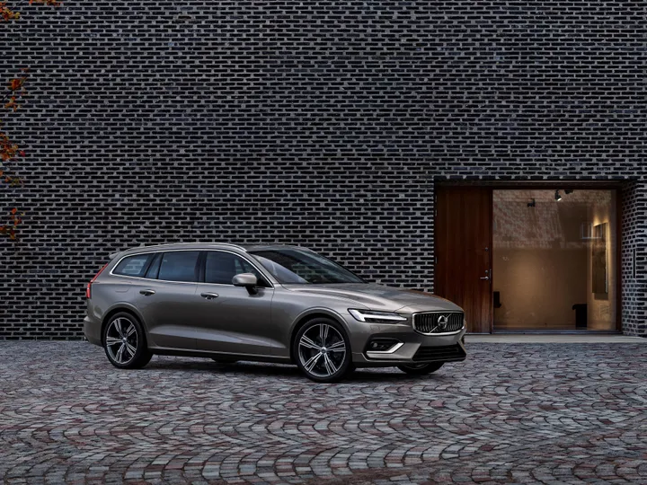 auto ibride diesel volvo v60 mild hybrid 1