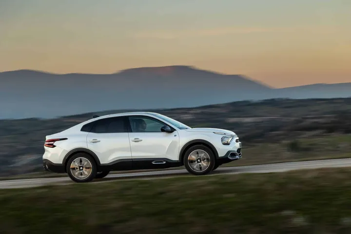 citroen c4 x guida elettrica