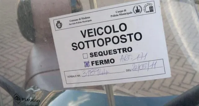 fermo etichetta