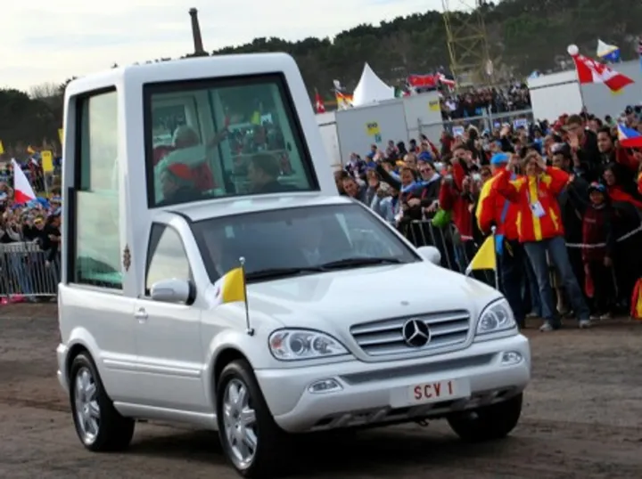 Ratzinger papamobile