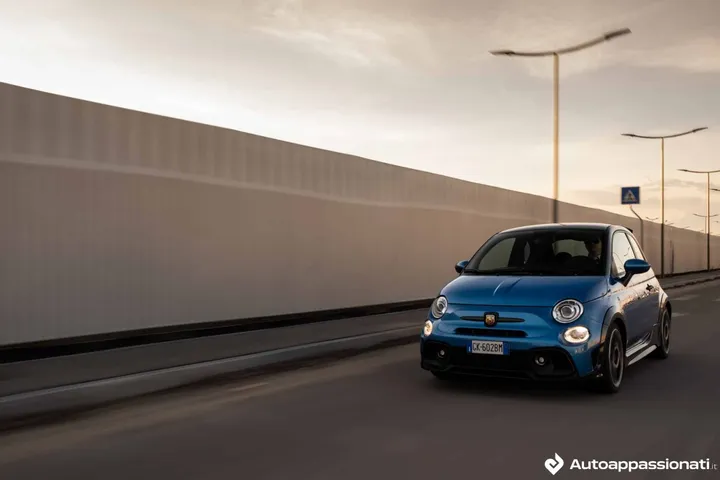 Abarth 695 Tributo 131 Rally_dinamica frontale