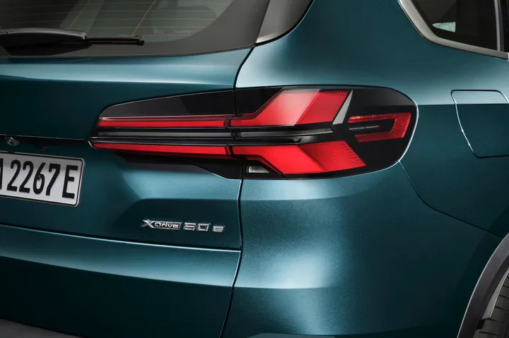 BMW X5 2023 logo xDrive50e