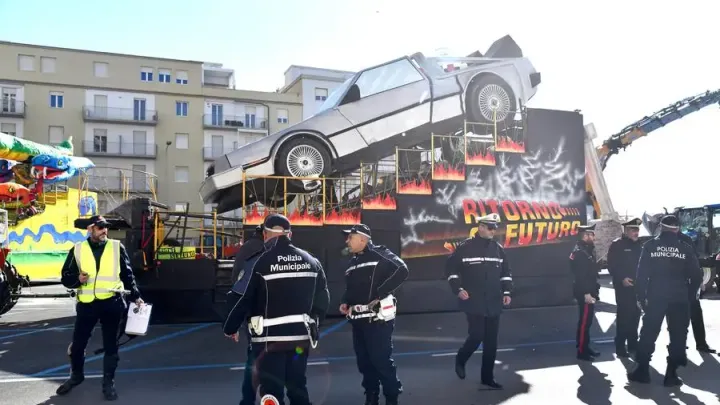 Carro CArnevale DE Lorean